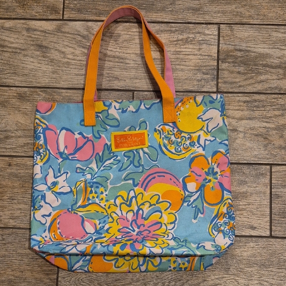 Lilly Pulitzer Handbags - Lilly Pulitzer Estee Lauder Blue and Pink Floral Tote